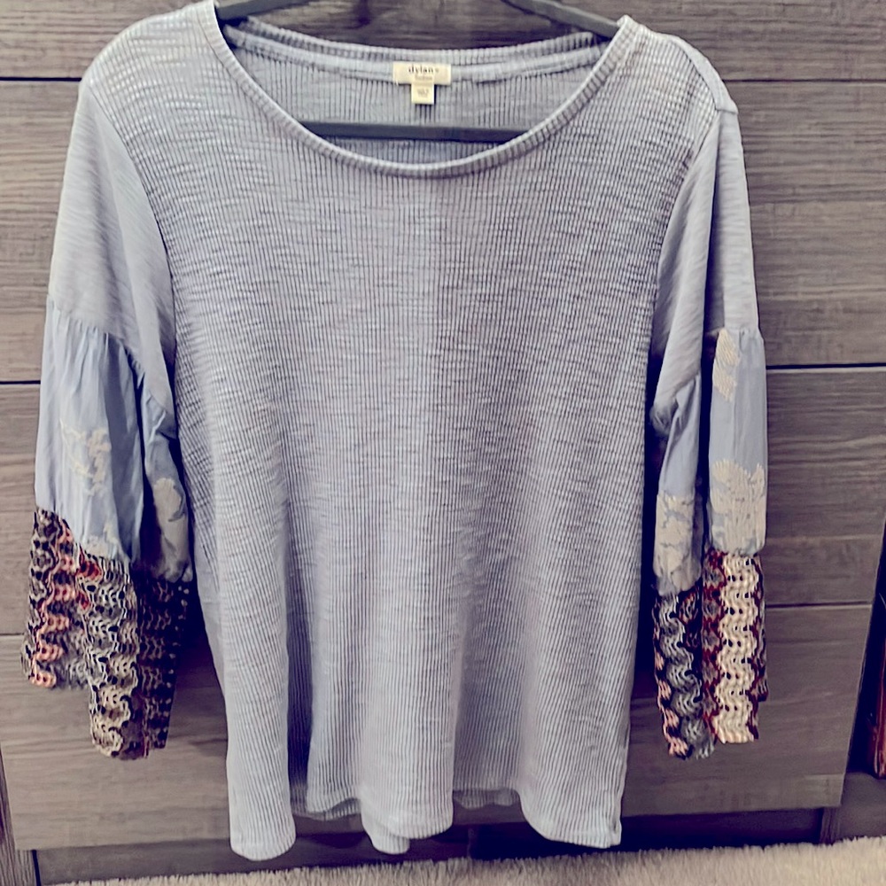 Cute boutique tunic size M